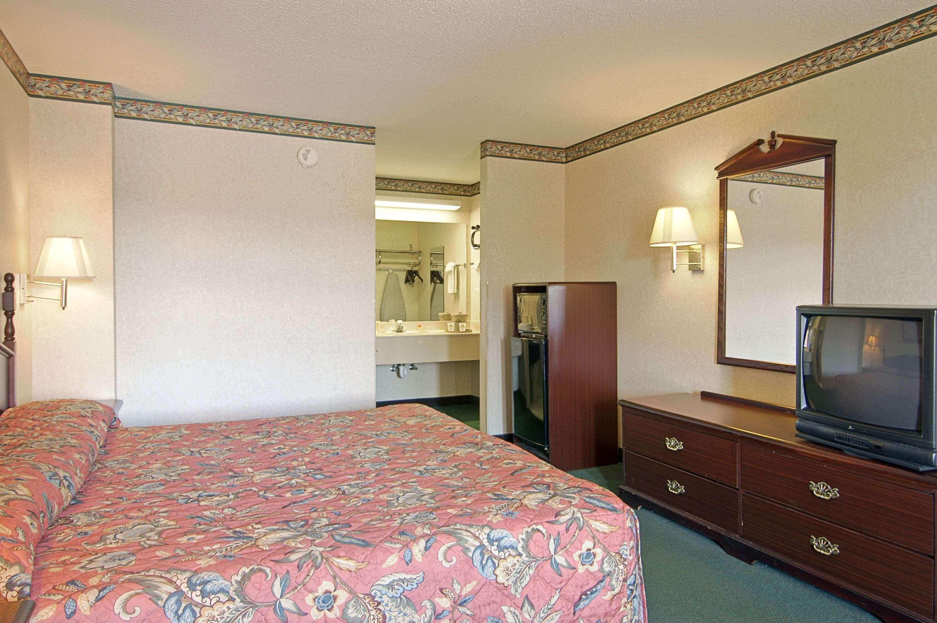 Days Inn & Suites By Wyndham Fort Valley Oda fotoğraf