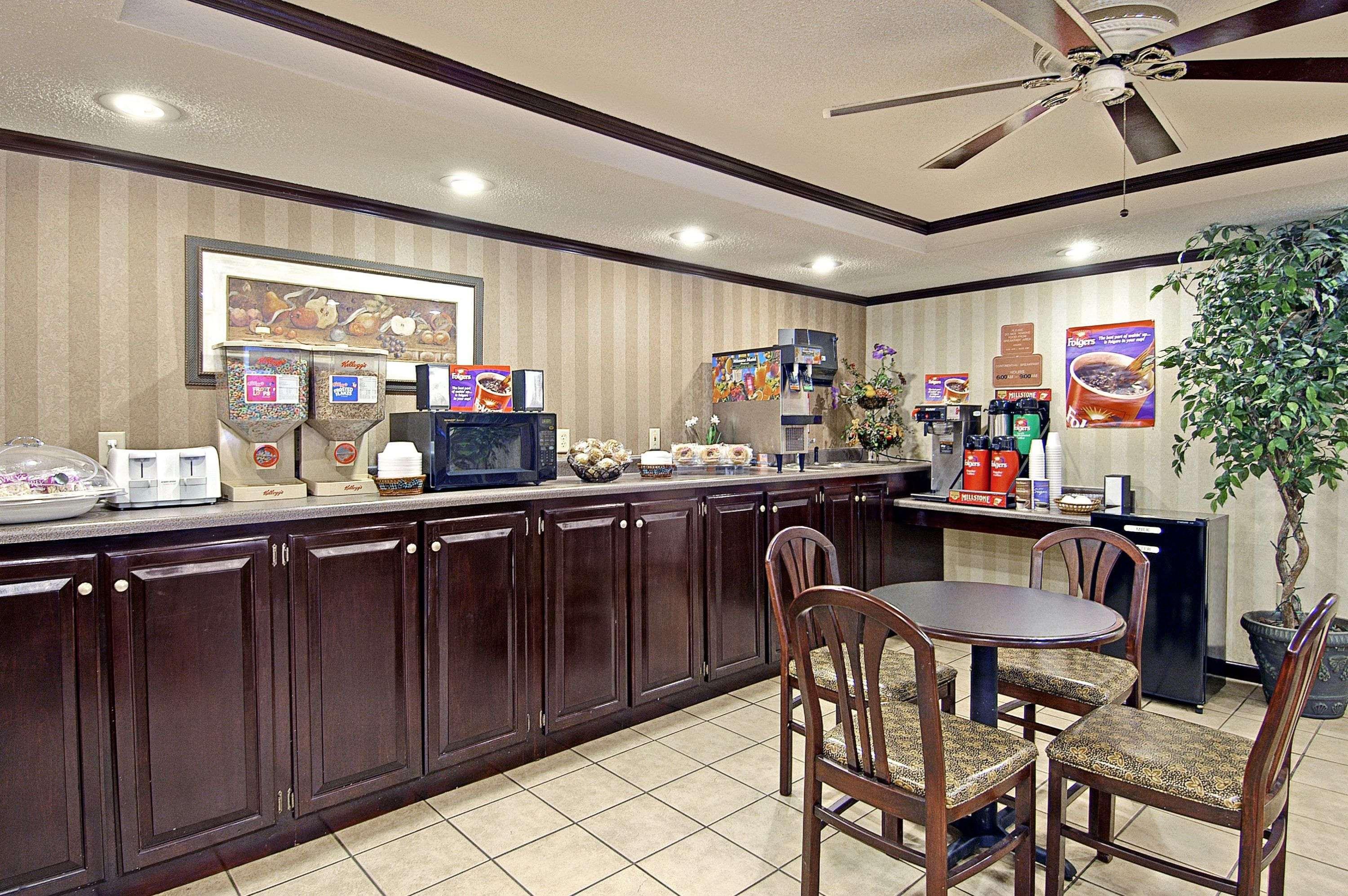 Days Inn & Suites By Wyndham Fort Valley Dış mekan fotoğraf