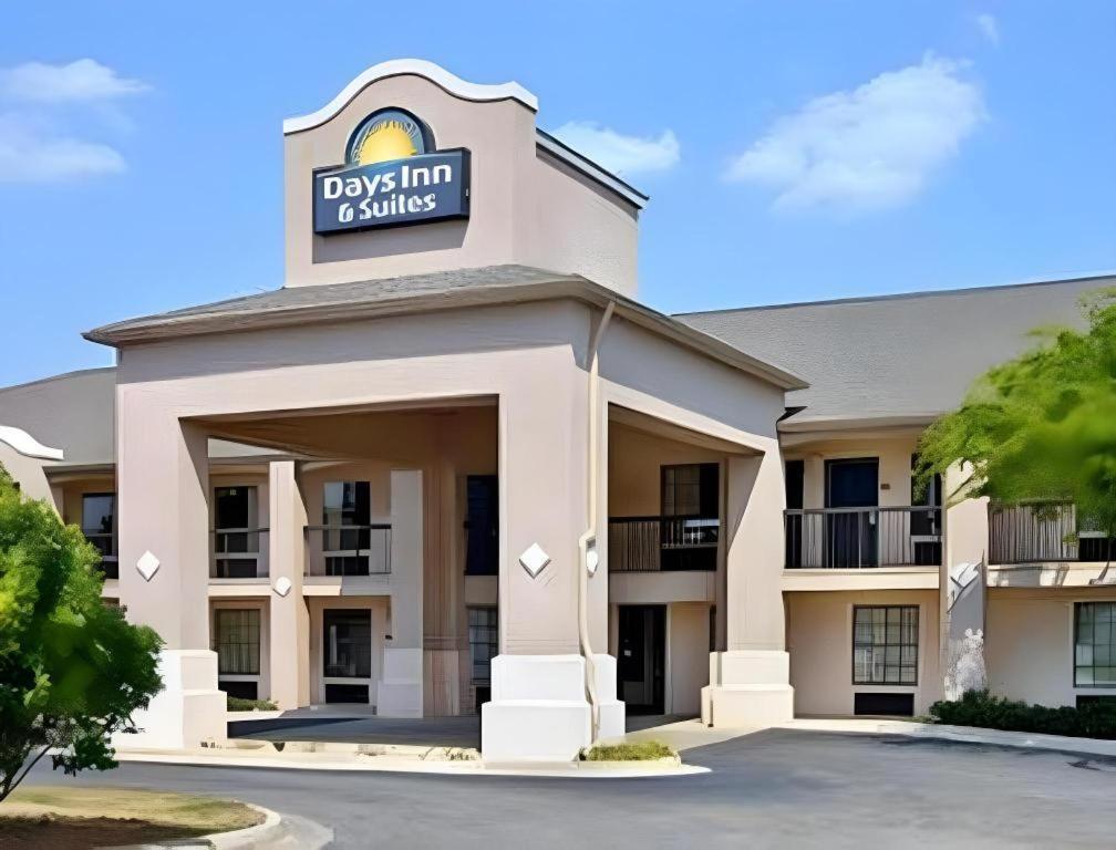 Days Inn & Suites By Wyndham Fort Valley Dış mekan fotoğraf