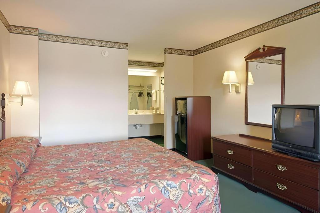 Days Inn & Suites By Wyndham Fort Valley Dış mekan fotoğraf