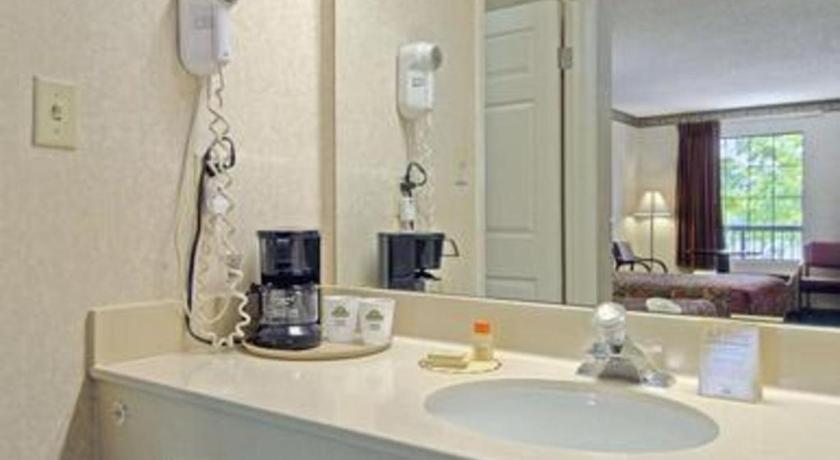 Days Inn & Suites By Wyndham Fort Valley Dış mekan fotoğraf