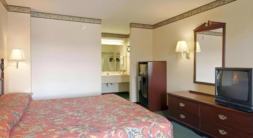 Days Inn & Suites By Wyndham Fort Valley Dış mekan fotoğraf