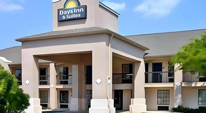 Days Inn & Suites By Wyndham Fort Valley Dış mekan fotoğraf