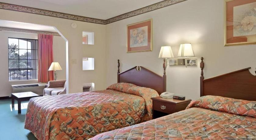 Days Inn & Suites By Wyndham Fort Valley Dış mekan fotoğraf