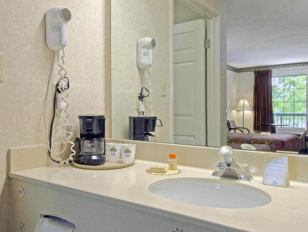Days Inn & Suites By Wyndham Fort Valley Dış mekan fotoğraf