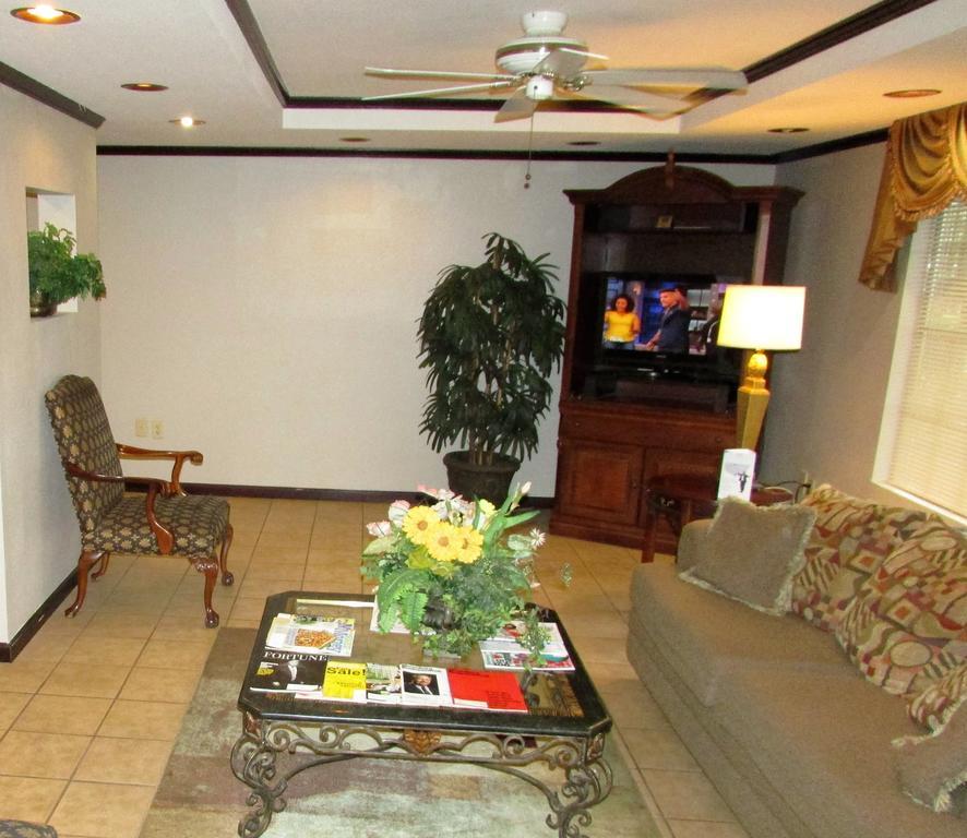 Days Inn & Suites By Wyndham Fort Valley Dış mekan fotoğraf
