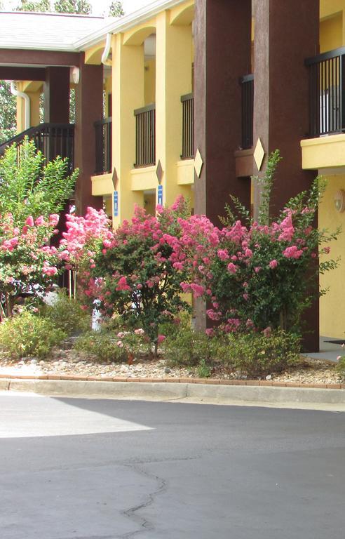 Days Inn & Suites By Wyndham Fort Valley Dış mekan fotoğraf